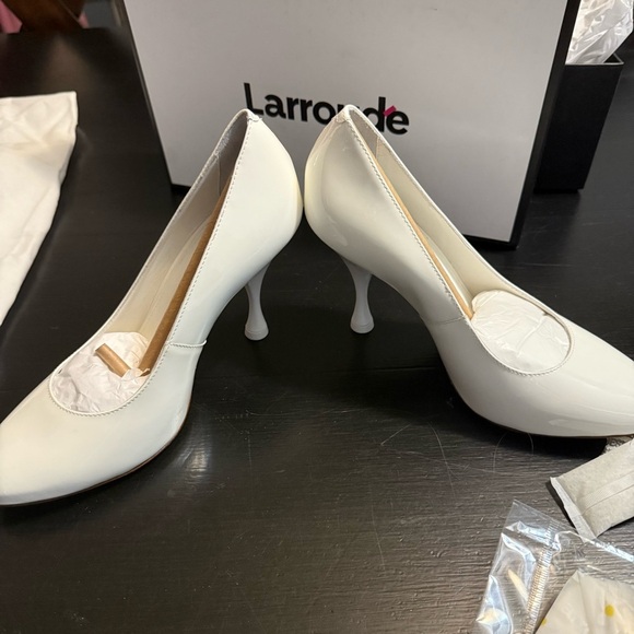 Larroude white heels/pumps new in the box - Picture 11 of 13